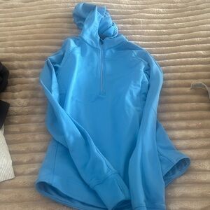Women’s NIKE dry fit hooded shirt